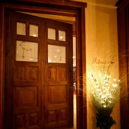 Novecento Romantic - Estella Collection