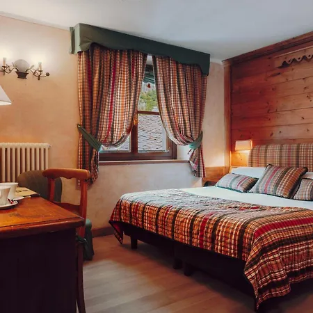 Novecento Romantic - Estella Collection 4*