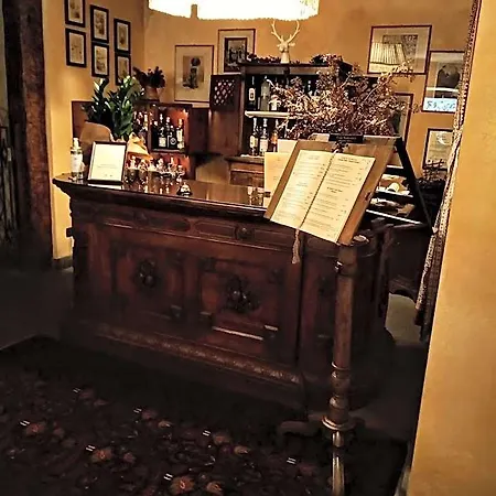 Novecento Romantic - Estella Collection & Experience