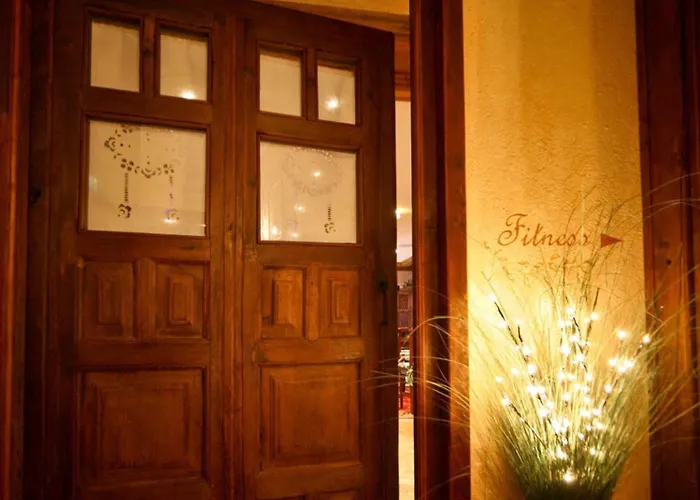 Novecento Romantic - Estella Collection & Experience