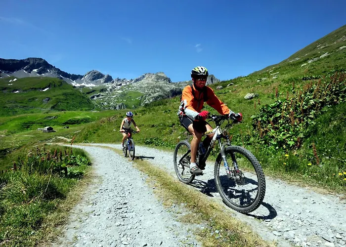 Novecento Romantic - Estella Collection & Experience