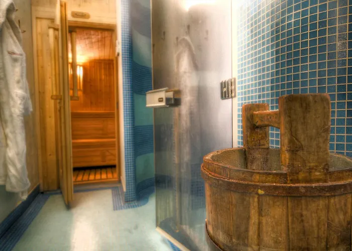 Novecento Romantic - Estella Collection & Experience